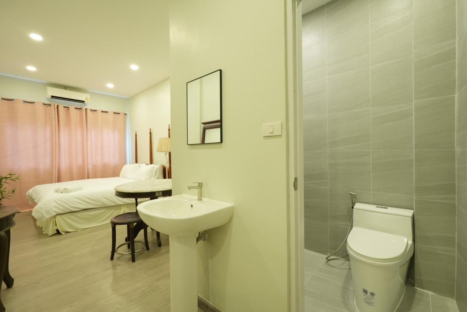Hidden Dragon X Yaowarat Road Apartment Bangkok Exterior photo